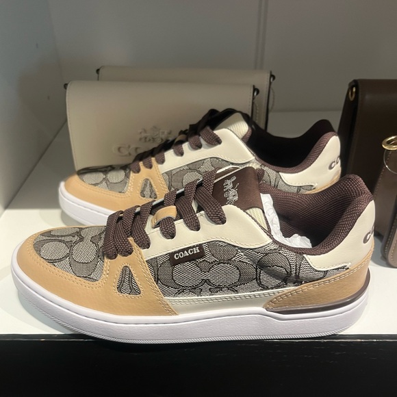 NWT Coach Outlet Clip Low Top Sneaker In Signature Jacquard - Picture 5 of 10